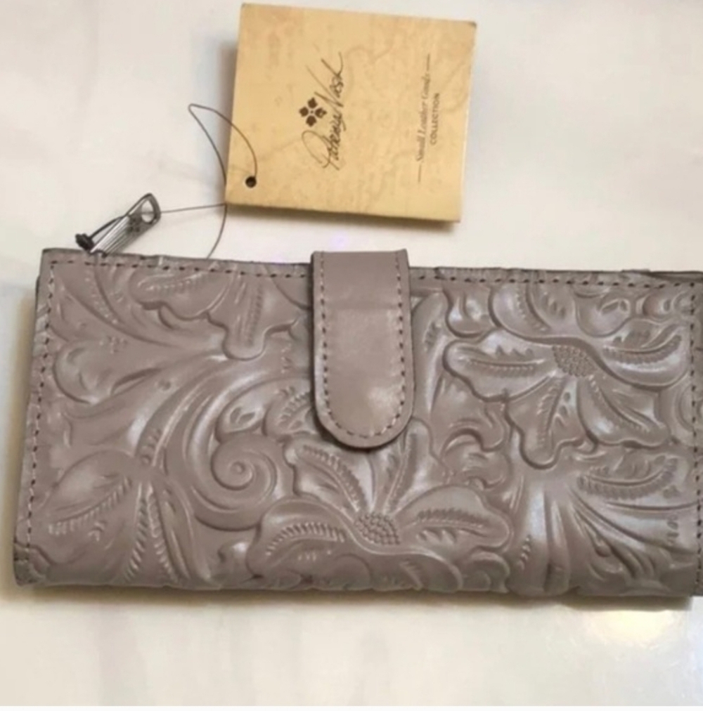 NWT PATRICA NASH NAZARI STONE LEATHER  WALLET/ NWT
